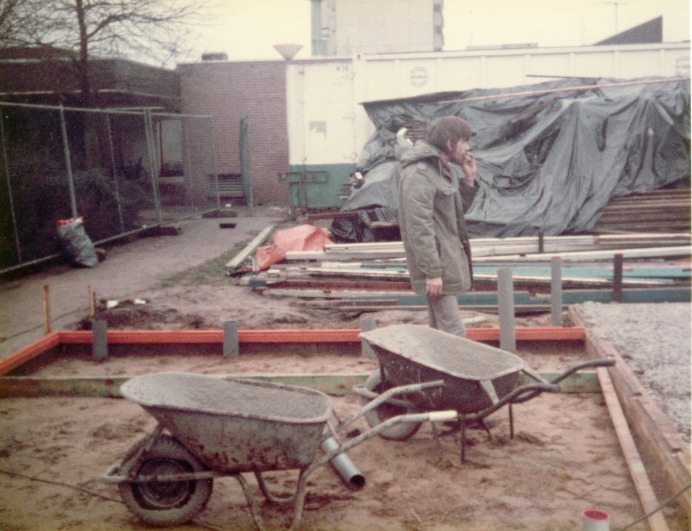 10 Bouw noodbouw Dreef mrt 1983.jpg